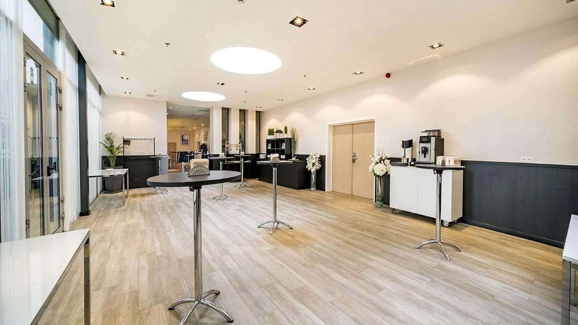Park Inn By Radisson Liege Airport Hotel