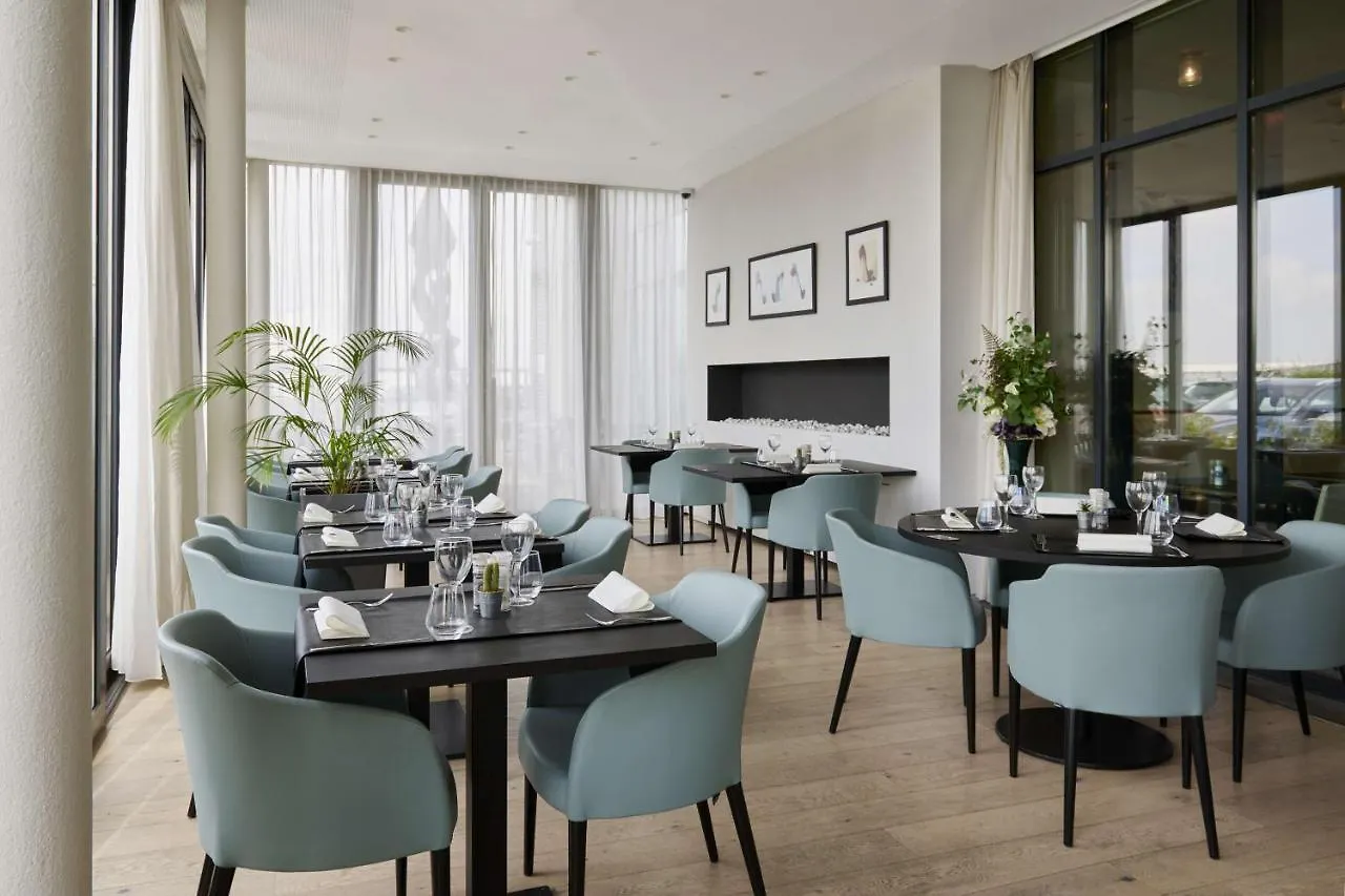 Park Inn By Radisson Liege Airport Отель