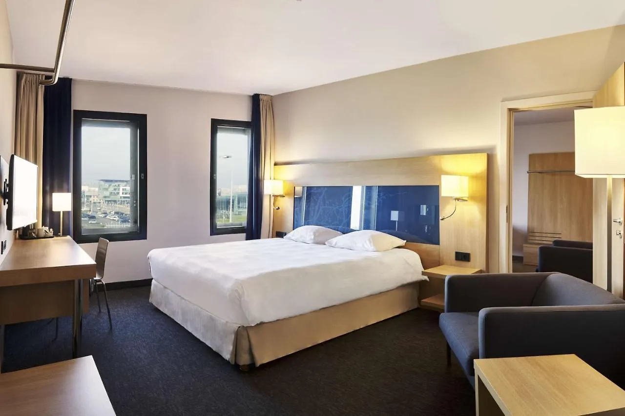 **** Отель Park Inn By Radisson Liege Airport Бельгия