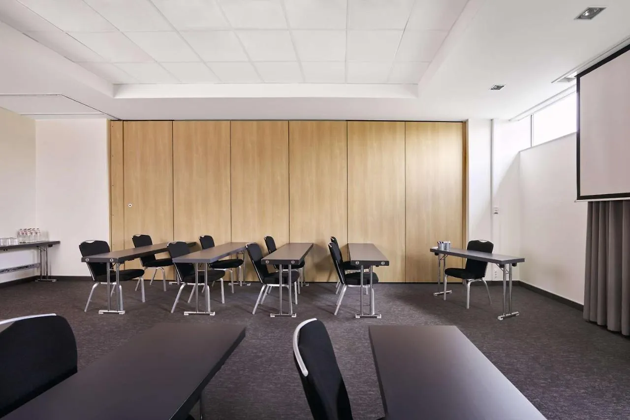 Park Inn By Radisson Liege Airport Отель